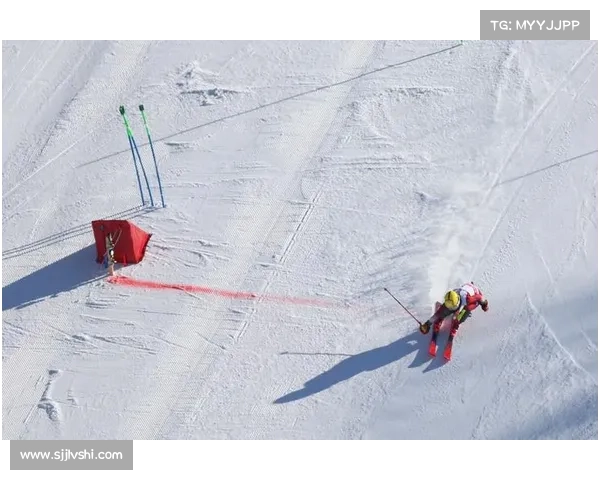 在风景如画的滑雪场举行国际滑雪赛事专业选手激烈竞技精彩不容错过